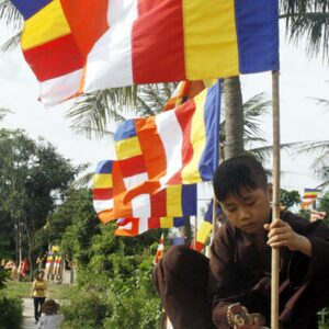 Trang chủ 109 Treo cờ phật Đản