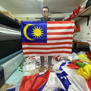 In cờ hoàng gia Malaysia 2024 - Bạn muốn có một chiếc cờ hoàng gia Malaysia tinh xảo để trang trí trong phòng? Đến với chúng tôi và chọn lựa ngay những mẫu in cờ hoàng gia Malaysia đẹp lung linh và chất lượng nhất. Với kích thước đa dạng, từ nhỏ đến lớn, bạn có thể lựa chọn một chiếc cờ phù hợp với không gian của căn phòng.