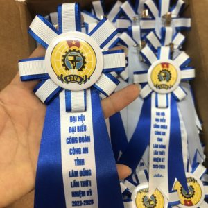 Hoa cài áo sự kiện Hà Nội