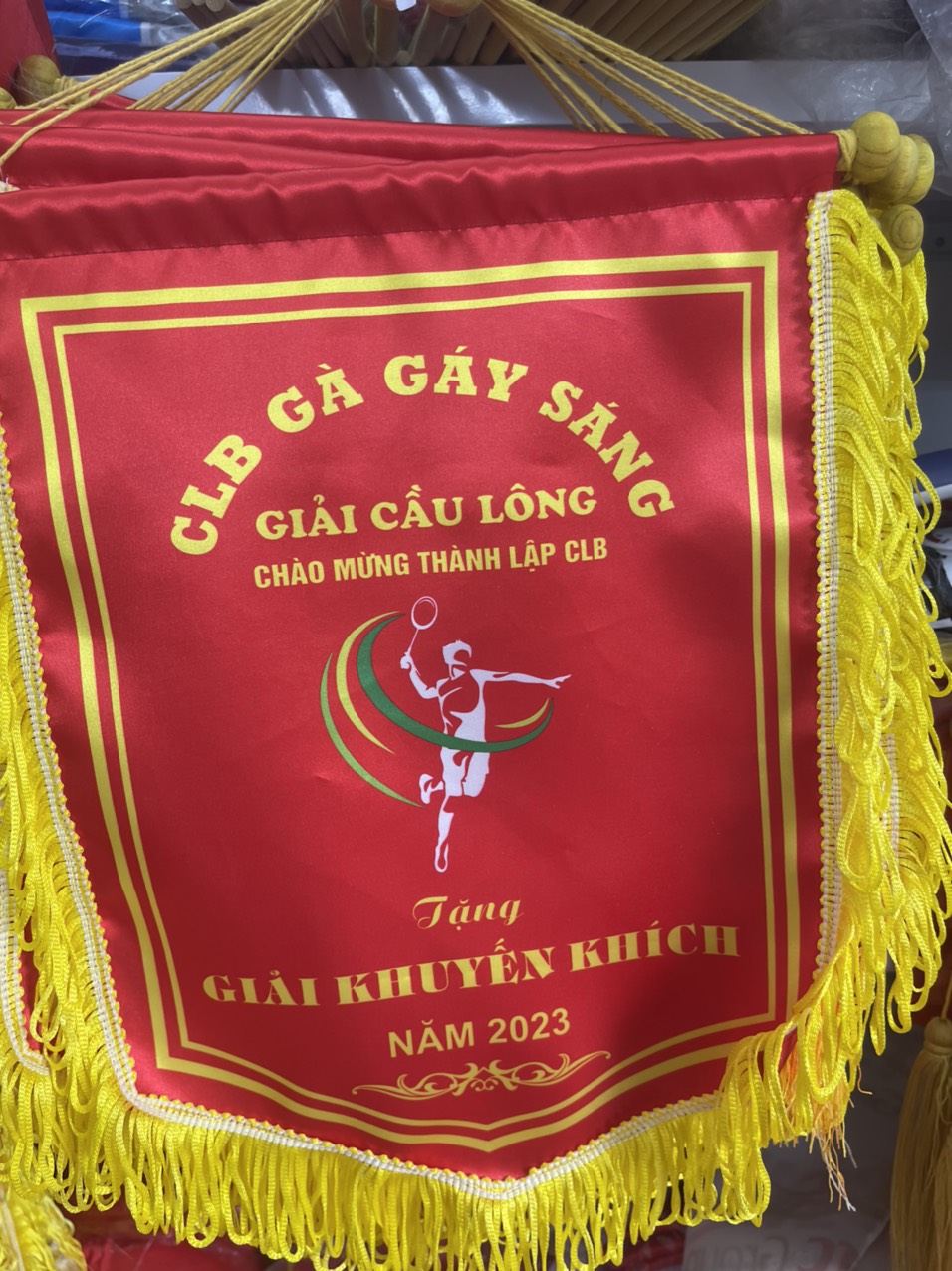 Cờ lưu niệm cầu lông - Xưởng In Cờ Hoàng Gia 0961921111