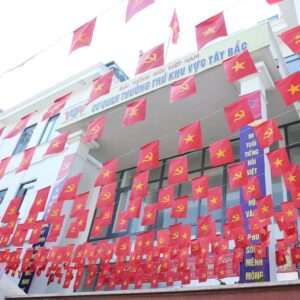 Cờ dây sao Đảng treo cơ quan
