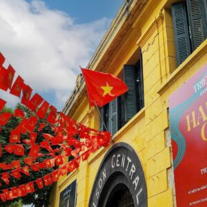 Mua cờ dây sao Đảng ở Hà Nội