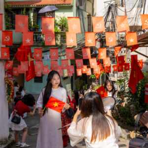 Cờ dây sao Đảng treo lễ